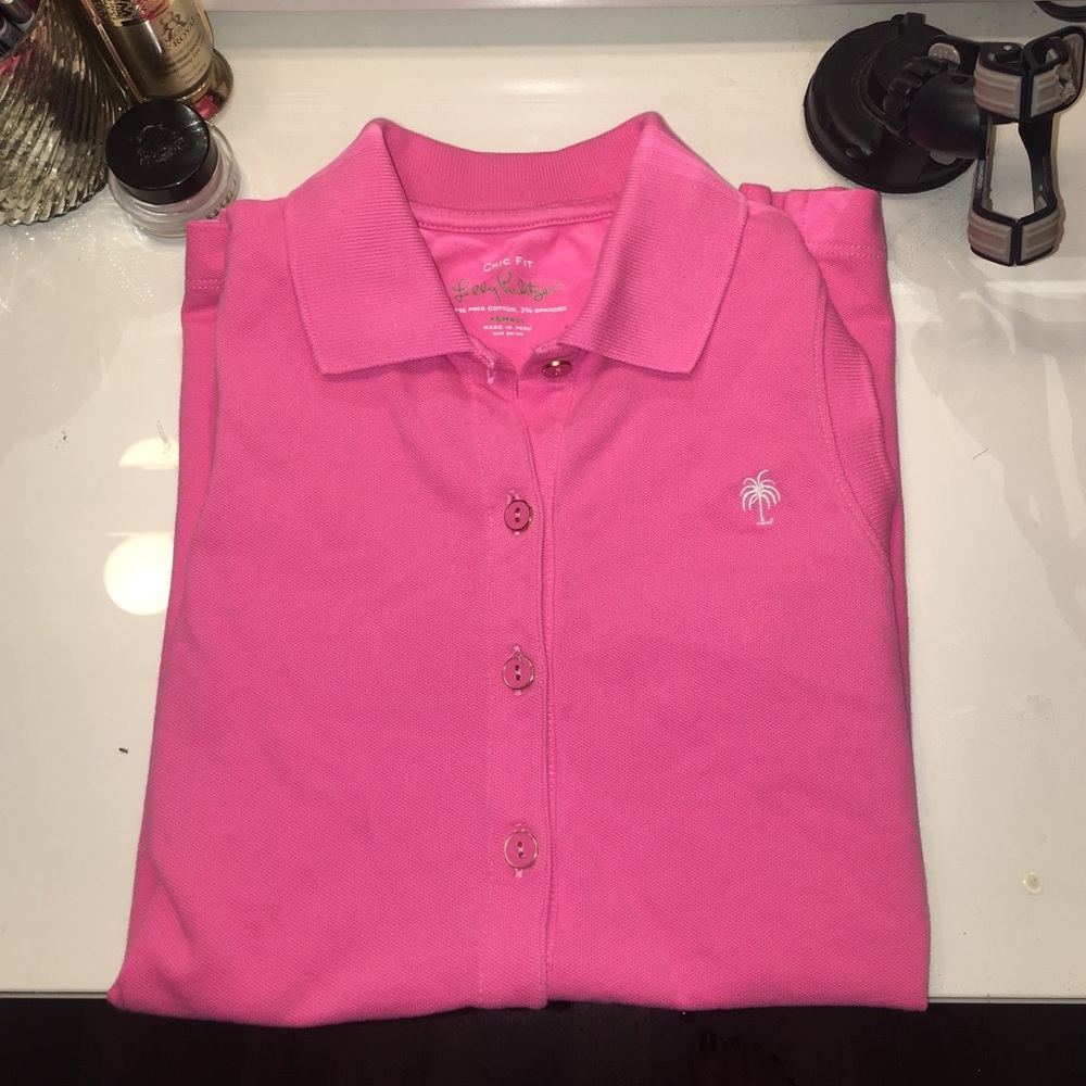 - Lilly Pulitzer Chic Fit sleeves polo